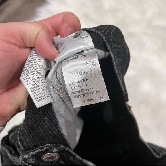 Levi’s shorts - Picture 2 of 4